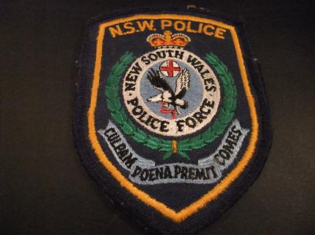 New South Wales Police Force, Australië , lijfspreuk Culpam Poena Premit Comes ( (Straf volgt op de voet van misdaad)